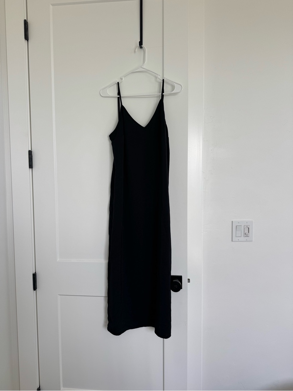Classic Black Maxi Slip Dress with V-Neck and Spaghetti Straps